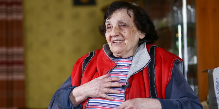 Asya, an elderly Holocaust survivor