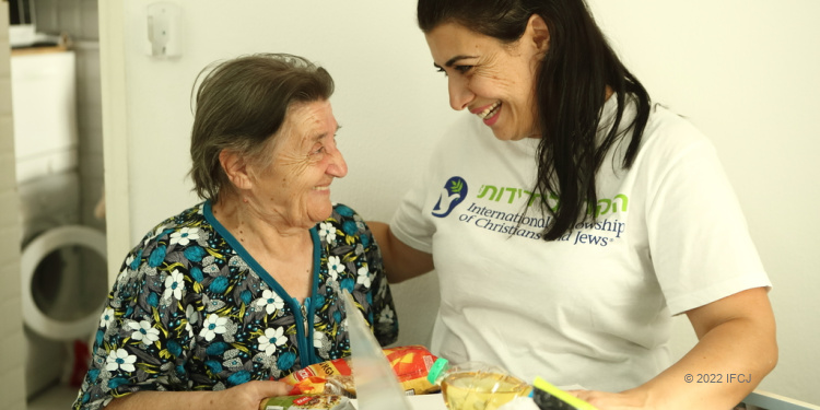 Betya, elderly woman in Israel receiving food for High Holy Days 2022
