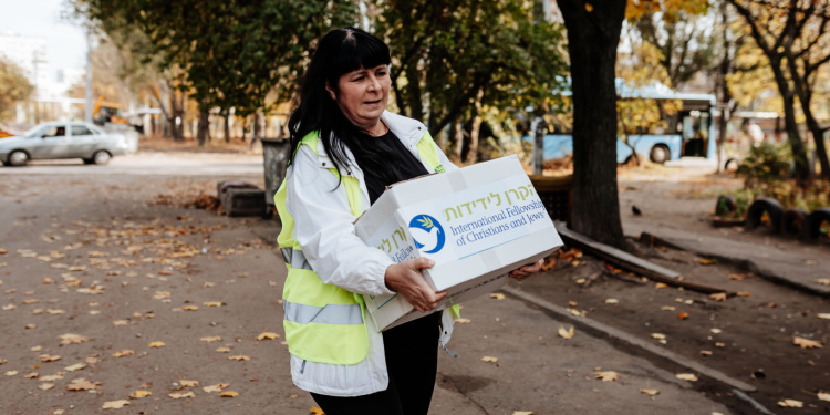 Food box, Fellowship assistance, food delivery, Ukraine, elderly