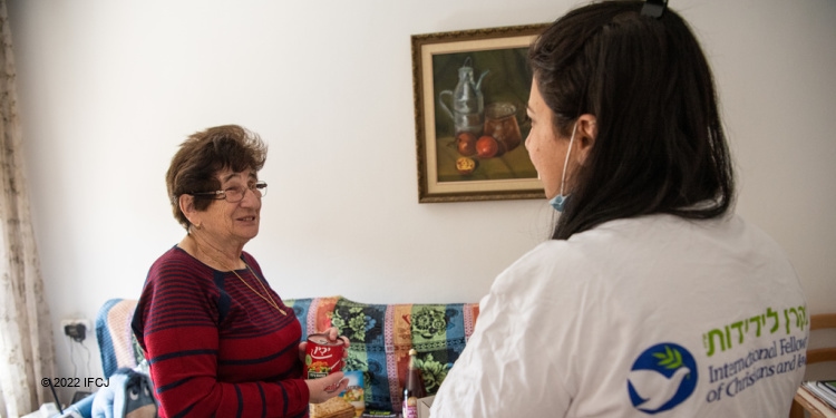 Fanya, elderly Jewish woman who has found family with The Fellowship in Israel