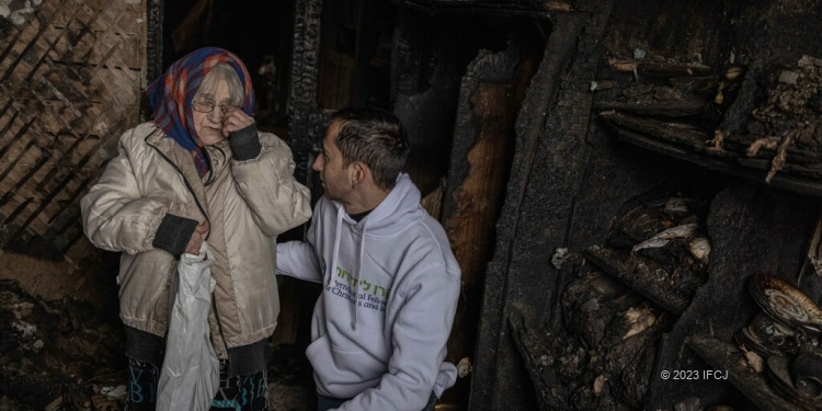 Gadi Dan visits Galina, an elderly Jewish woman in Ukraine, one year after the war began, February 2023