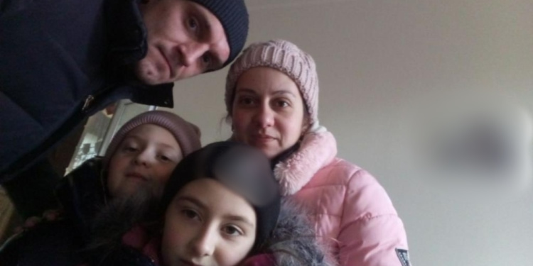 Alexei, Jahana, and children, Jewish family in Ukraine February 2022