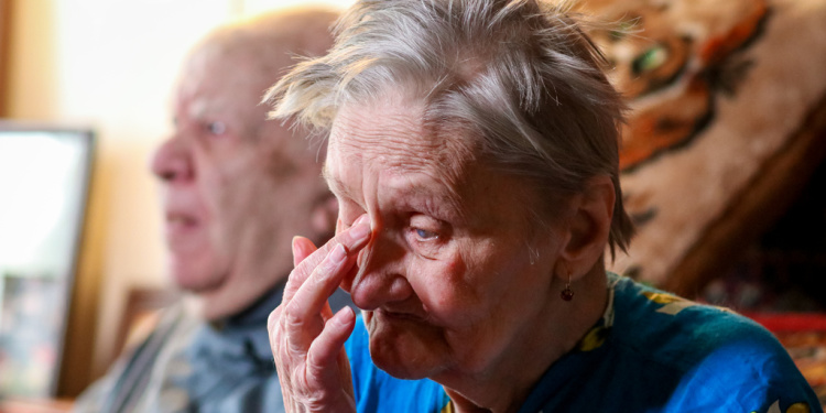 Elderly couple in Ukraine receive Passover aid from The Fellowship