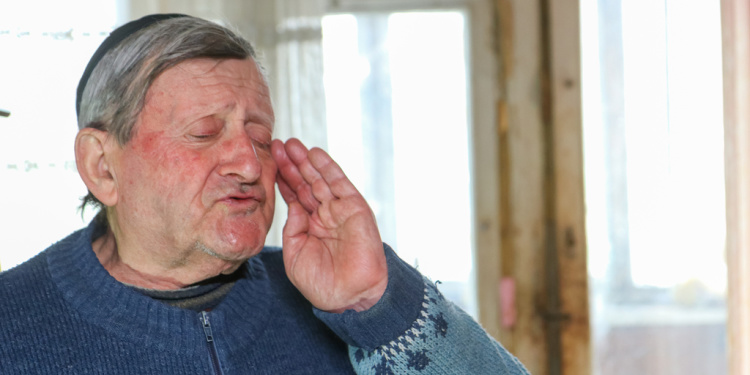 Mikhail, elderly Jewish man in Ukraine