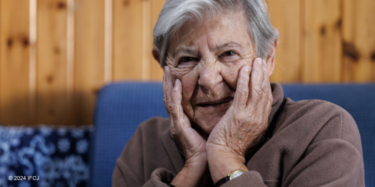 elderly, food box, poverty