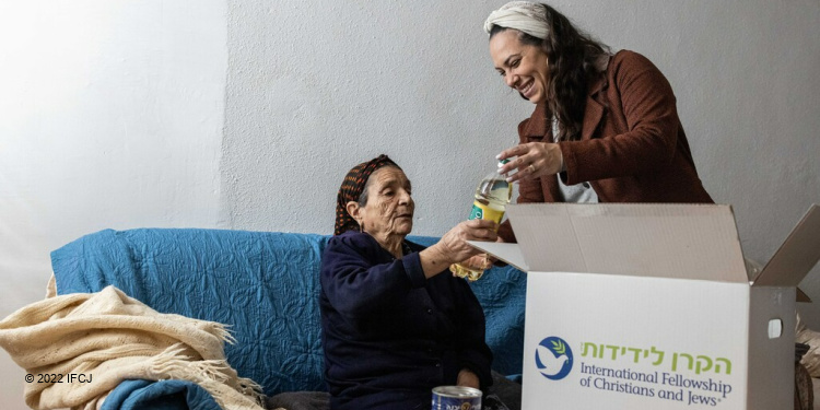 Yael Eckstein and Sibo, an elderly woman in Israel who receives support from The Fellowship