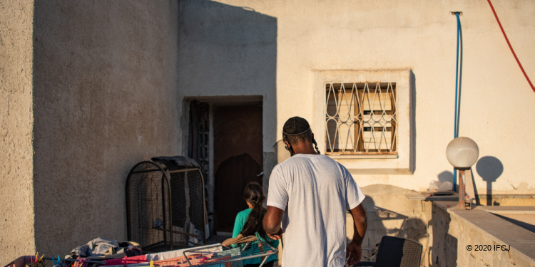 Family in southern Israel that lacks security