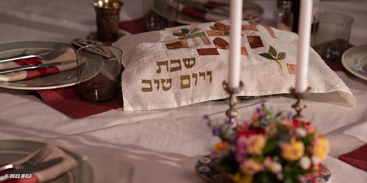 Shabbat table