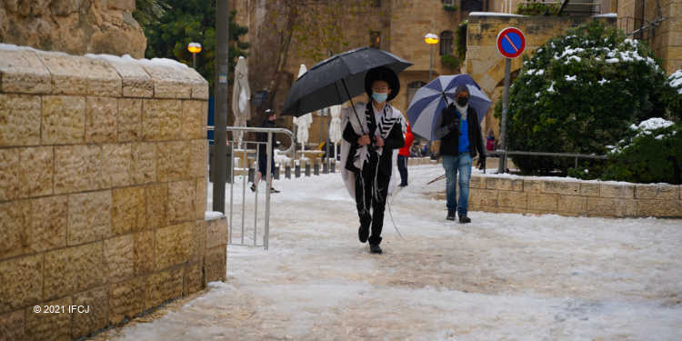snow on streets of Jerusalem