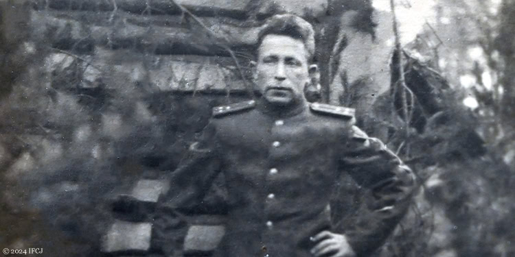 Black and white image of solder
