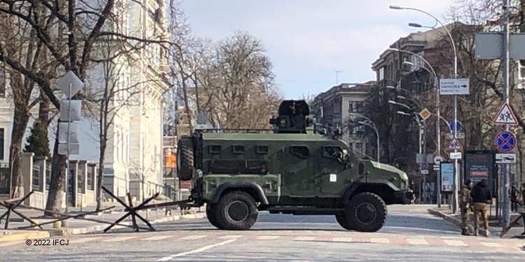 Tank in the middle of the streets of Kiev.