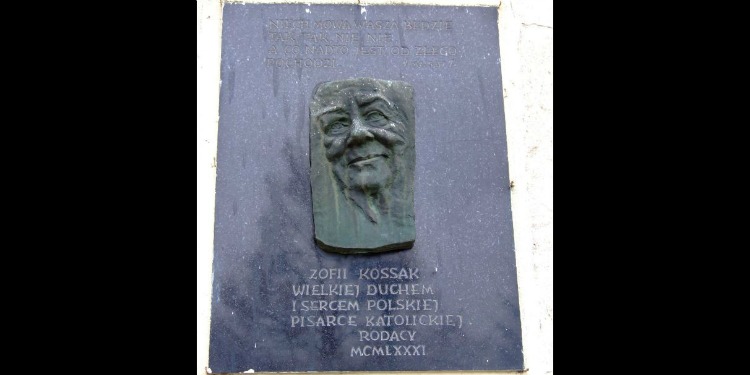 Memorial plaque for Zofia Kossak