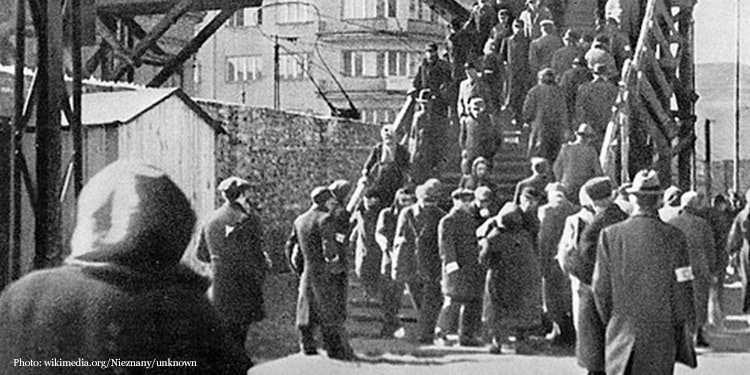 Warsaw Ghetto. Footbridge over Chłodna Street