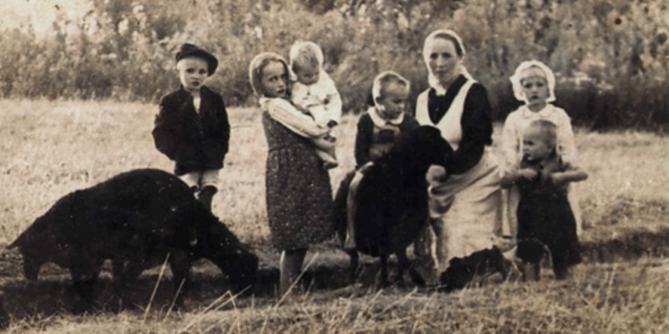 Wiktoria Ulma and her children