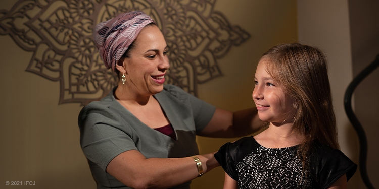 Yael and her daughter, Sapir