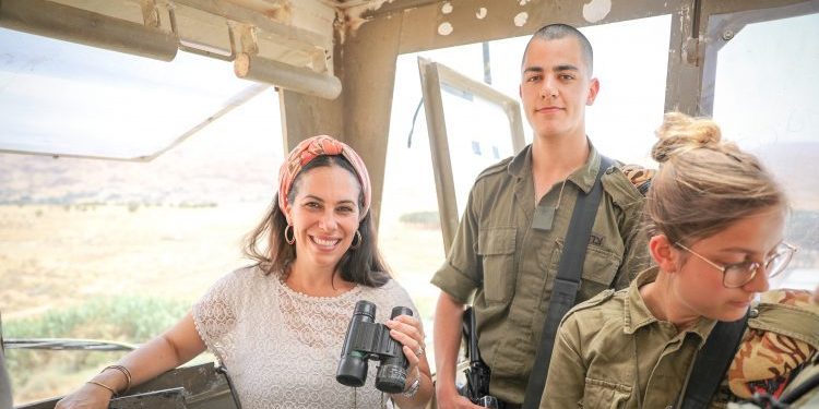 Yael Eckstein at IDF outpost with soldiers