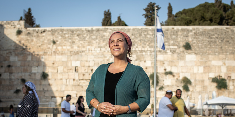 Yael Eckstein at the Western Wall in Jerusalem