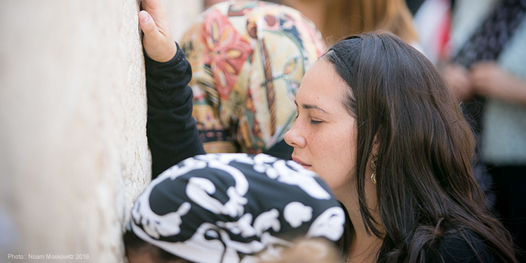 Yael praying at the Western Wall