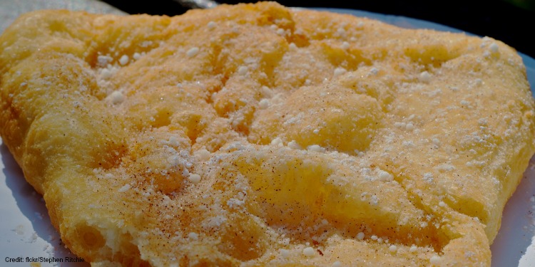 A plate of fried sweet dough known as Svinge in Hebrew